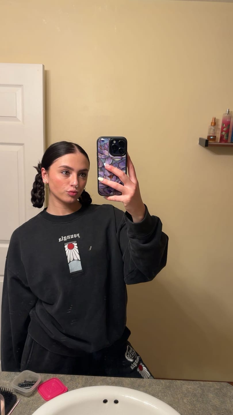 Customer photo review of 5196 - Demon Slayer: Kimetsu no Yaiba - Crewnecks