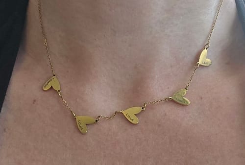 Customer photo review of Colar de Coração com Gravação Personalizada