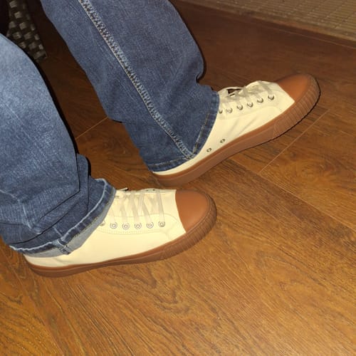 Customer photo review of Center High-Top Off-White/Gum