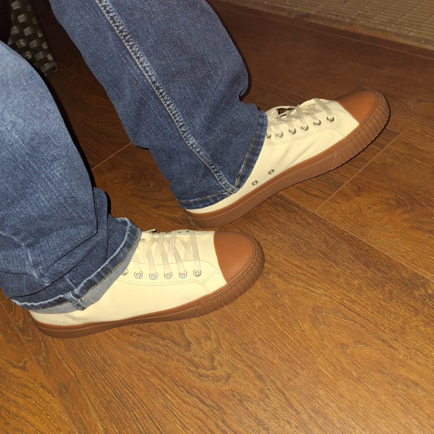 Customer photo review of Center High-Top Off-White/Gum