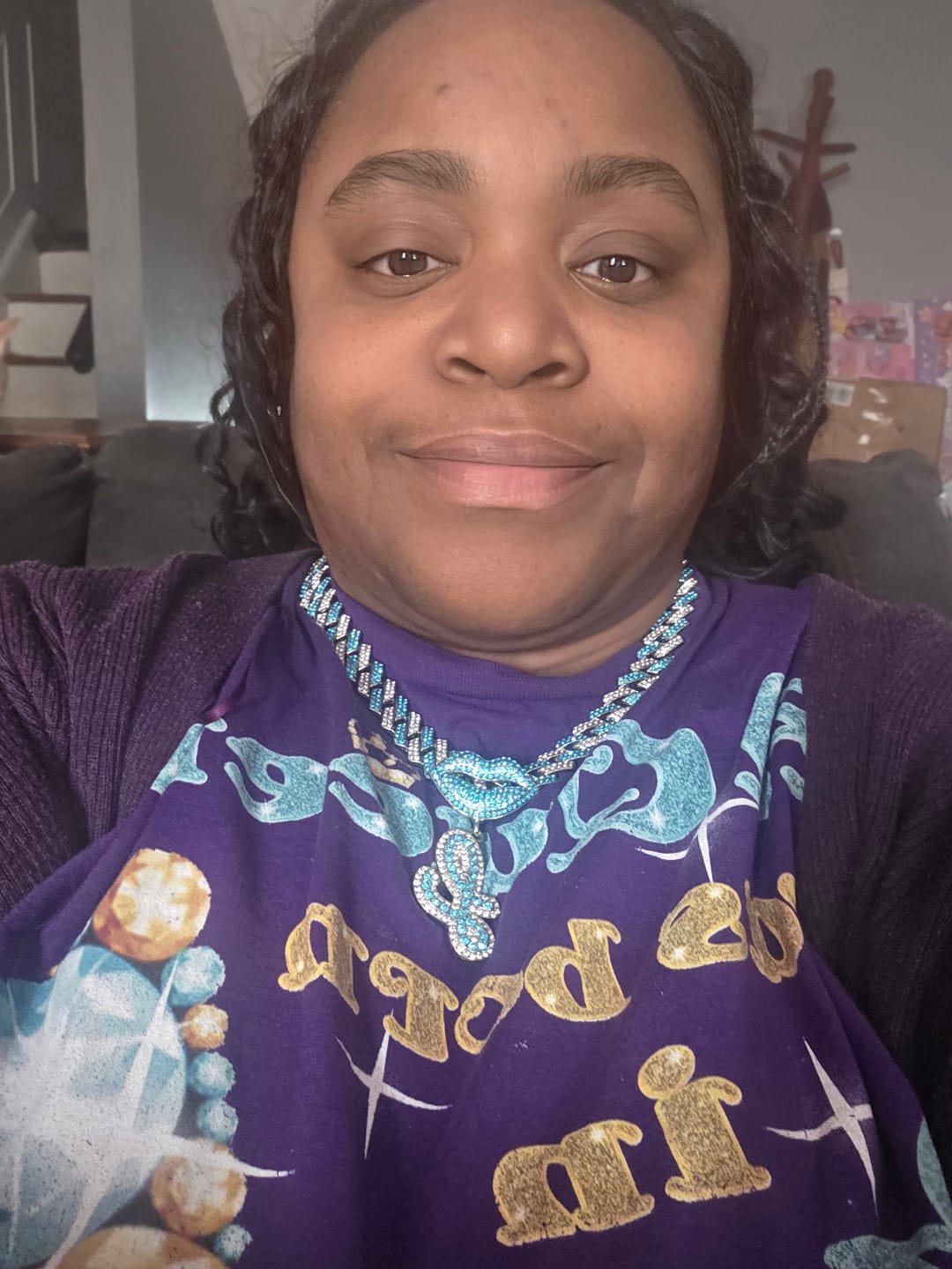 Customer photo review of LUXIIVA® LIPS INITIAL PENDANT(Ready to Ship)