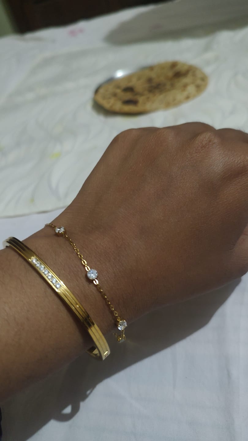 Customer photo review of Diamond Allure Bangle Bracelet