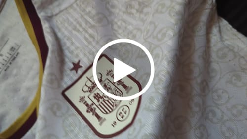 Customer video review of Maillot 2026 Espagne Extérieur player