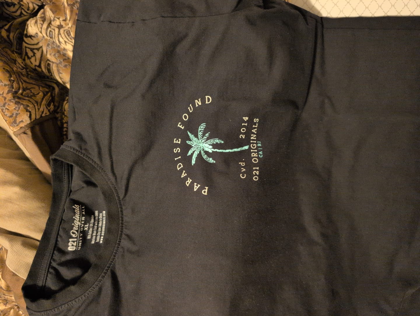 Customer photo review of PARADISE PALM DROP-CUT T-SHIRT - BLACK
