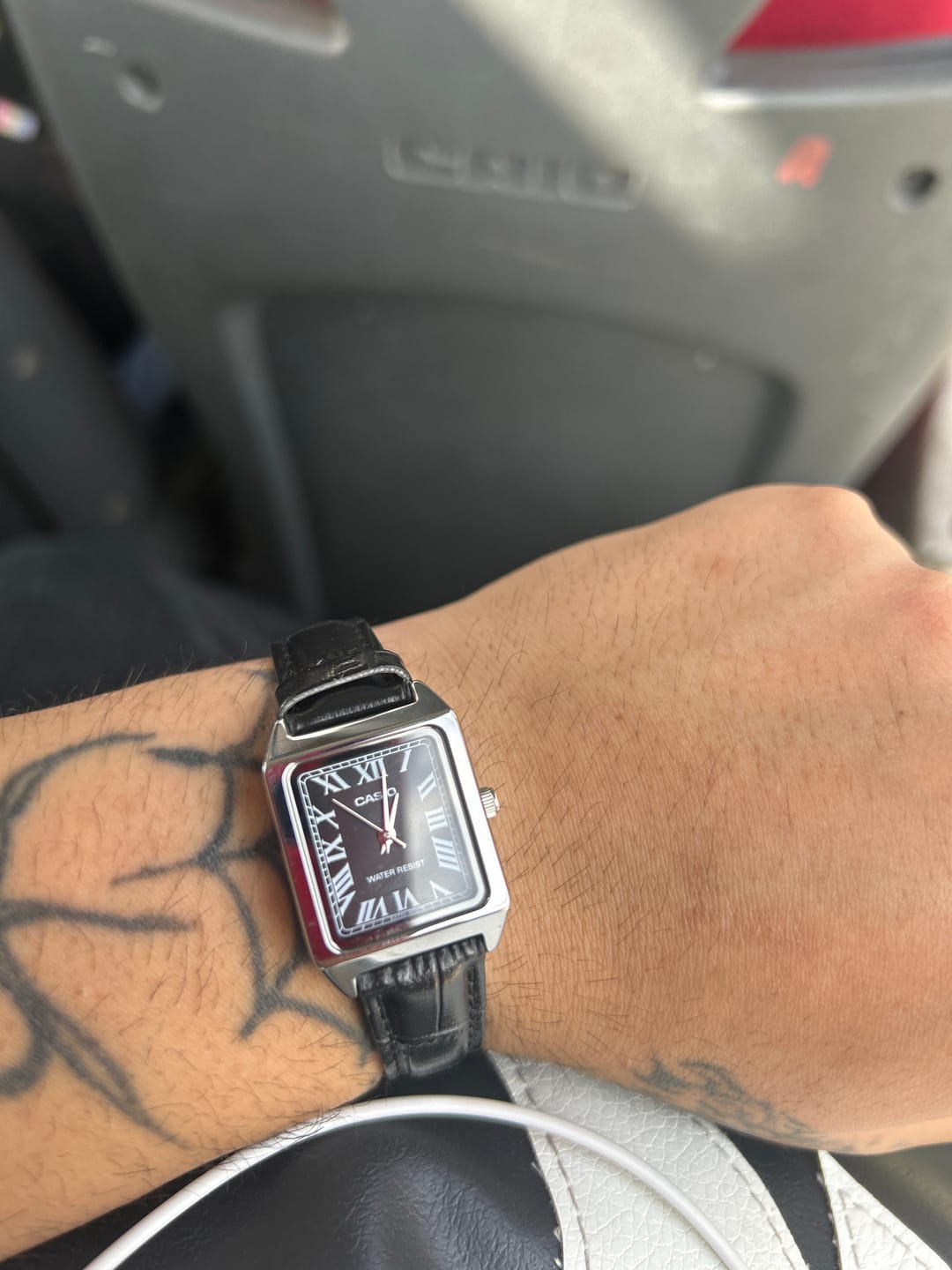 Customer photo review of Reloj Casio Tank Análogo LTP-V007L-1BUDF Cuero Dial Negro