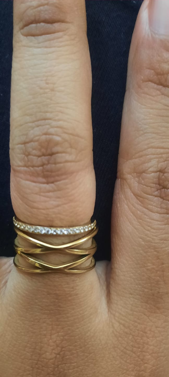 Customer photo review of Delicate Stone Studded Band Ring