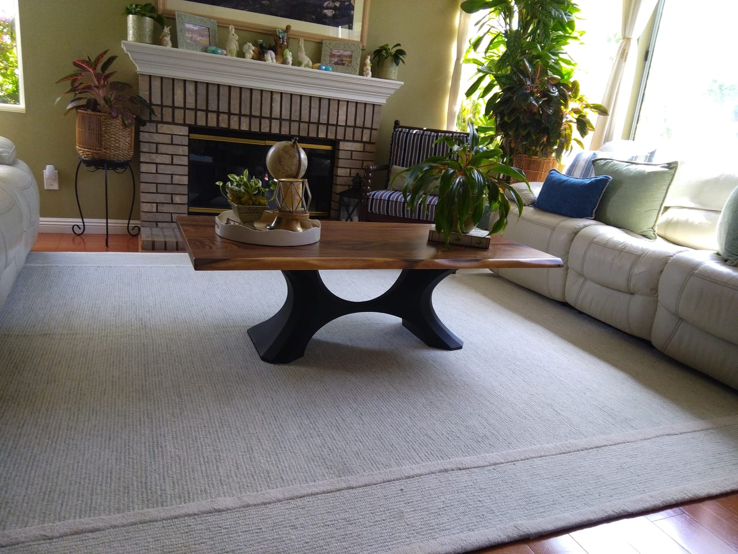 Customer photo review of Bench Legs 103B Haru 16" H for Dining Live Edge Tabletop
