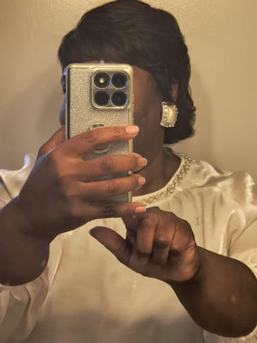 Customer photo review of Outre Wig Pop Full Wig - POP 9