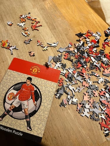 Customer photo review of Cristiano Ronaldo - Wooden Puzzle