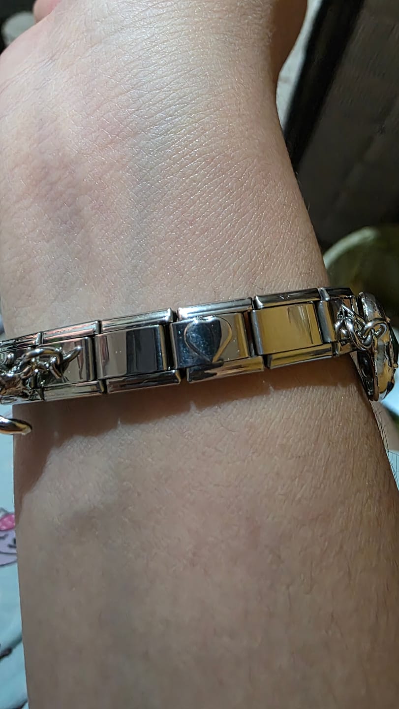 Customer photo review of Charm Araña