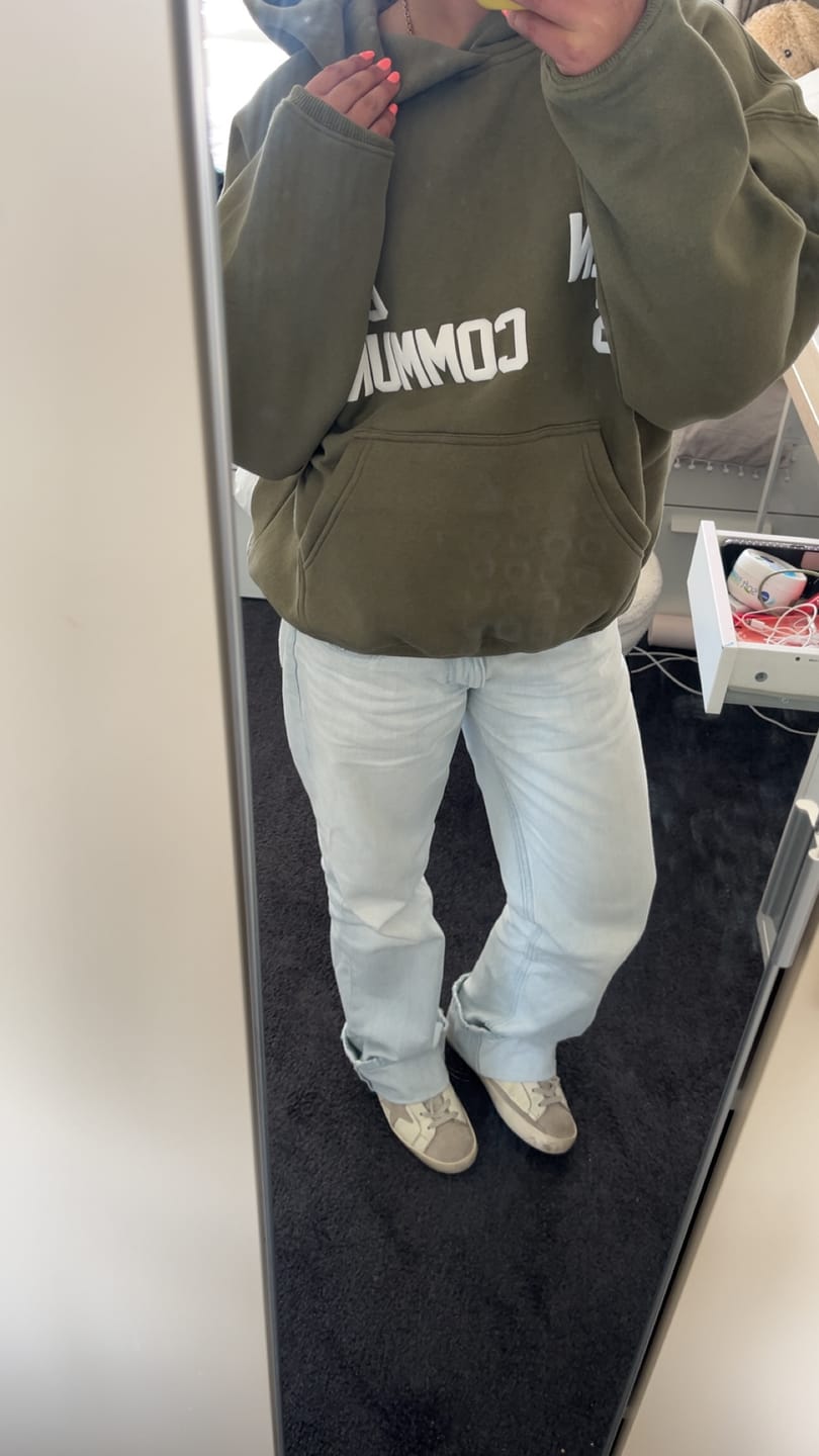 Customer photo review of GATED COMMUNITY HOODIE SAGE