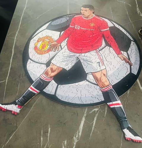 Customer photo review of Cristiano Ronaldo - Wooden Puzzle