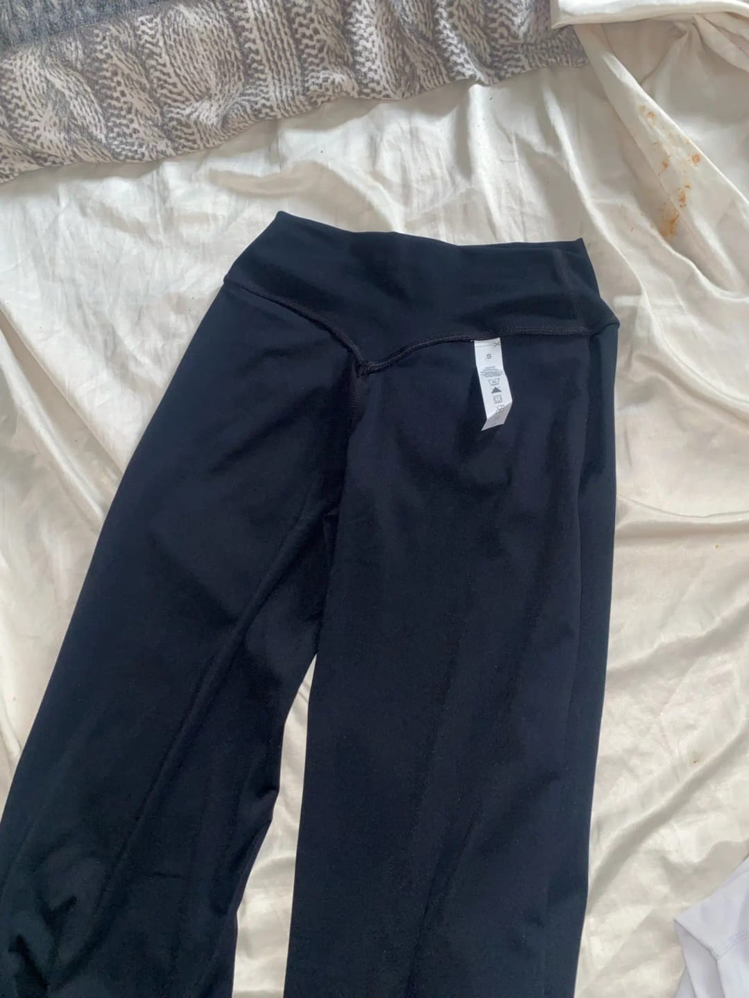 Customer photo review of NCLAGEN SoftMotion Straight Leg Bottoms Women's Mid-Waist Yoga Pants GYM Leggings Naked Feel Pilates Running Sports Trousers
