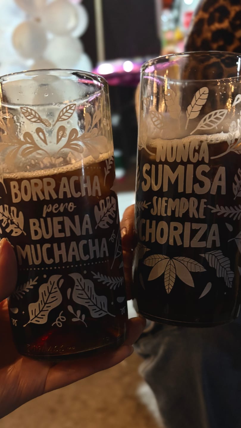 Customer photo review of Vasos Feministas Girl Power - Juego de 6 Vasos - 500 ml