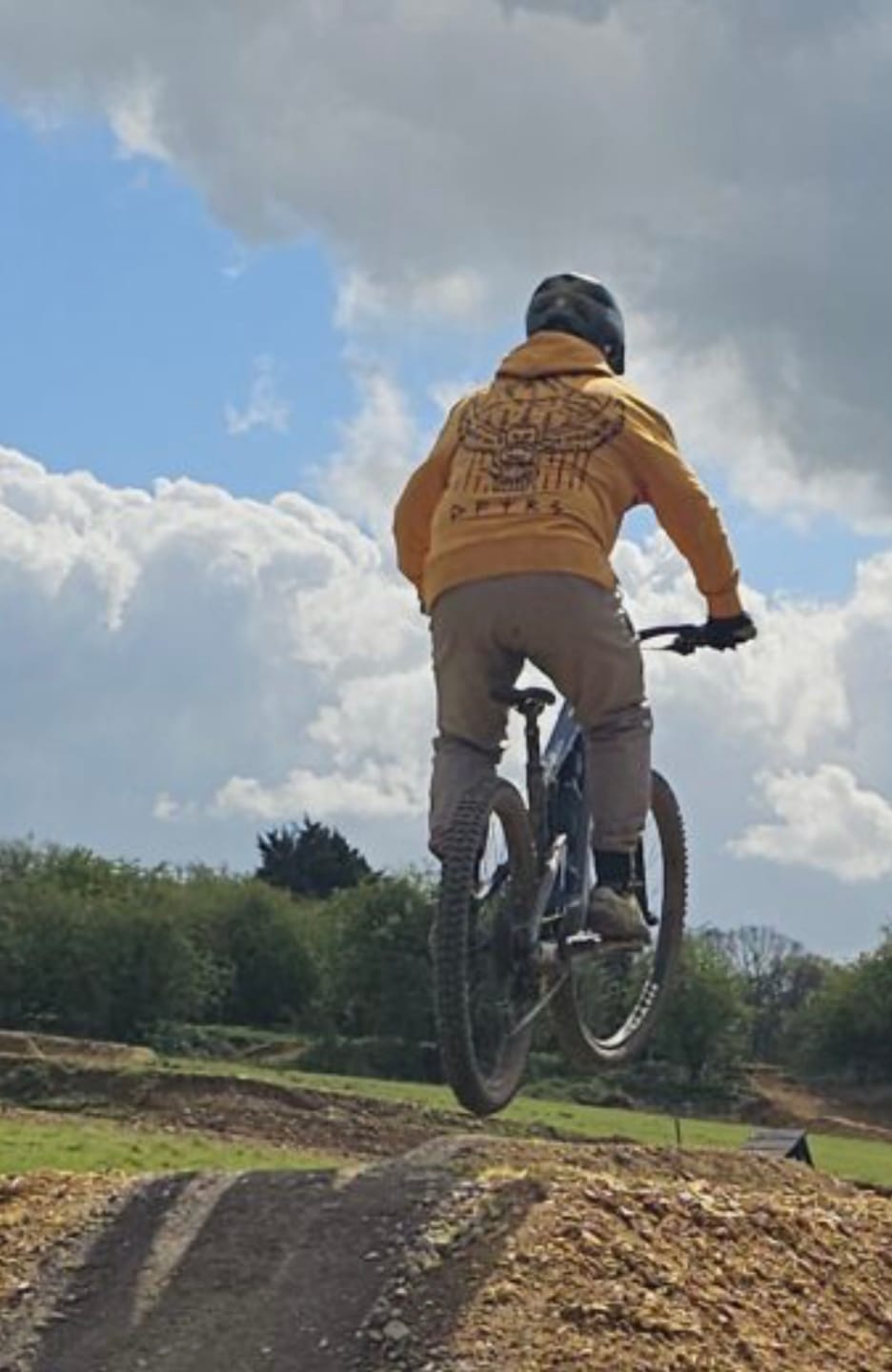 Customer photo review of Airborne | Trailhood | Radiation Yella
