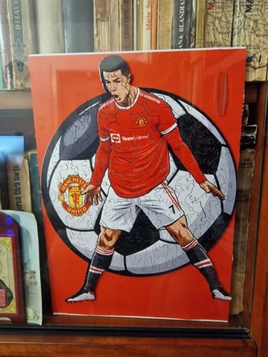 Customer photo review of Cristiano Ronaldo - Wooden Puzzle