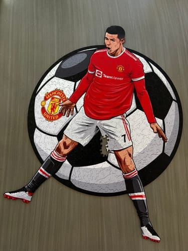 Customer photo review of Cristiano Ronaldo - Wooden Puzzle
