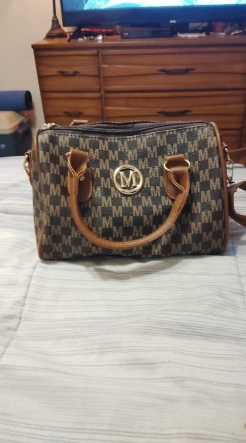 Customer photo review of Women Alphabet Shoulder Bag with Golden "M" Logo, Synthetic Faux Leather Small Crossbody Bag for Work, Travel, Parties, and Gift