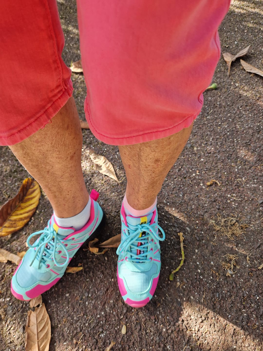 Customer photo review of Chaussure Randonnée Femme Légère Violette