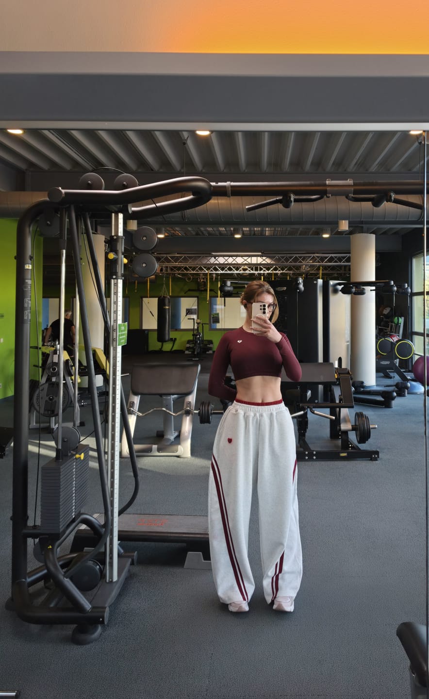 Customer photo review of Aelfric Eden Baggy Barrel Sweatpants