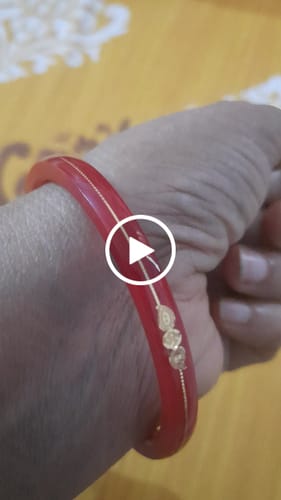 Customer video review of Zamrud Green - A Saumya Shringar 916 22k Bangles (Pack of 2)