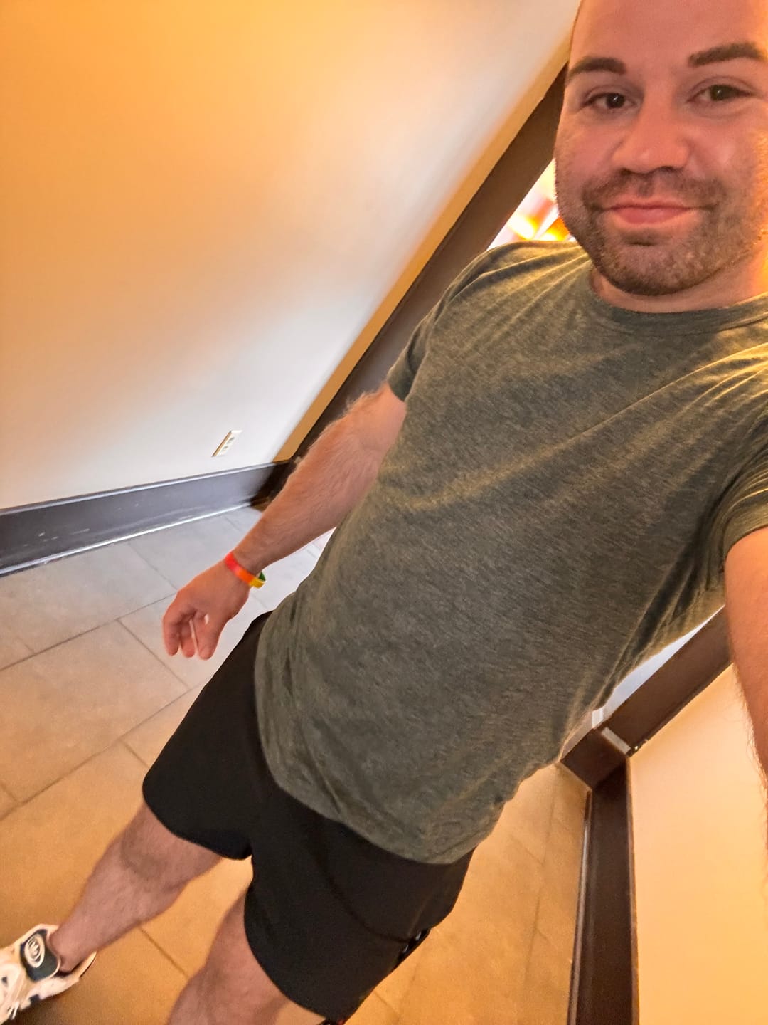 Customer photo review of Essential Shorts 5" Inseam