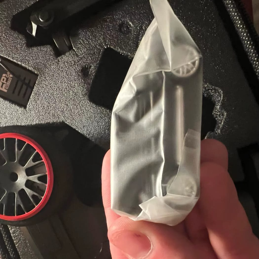 Customer photo review of Hızlı ve Öfkeli - 1:64 kameralı RC FVP Telefon Kontrollü Araba
