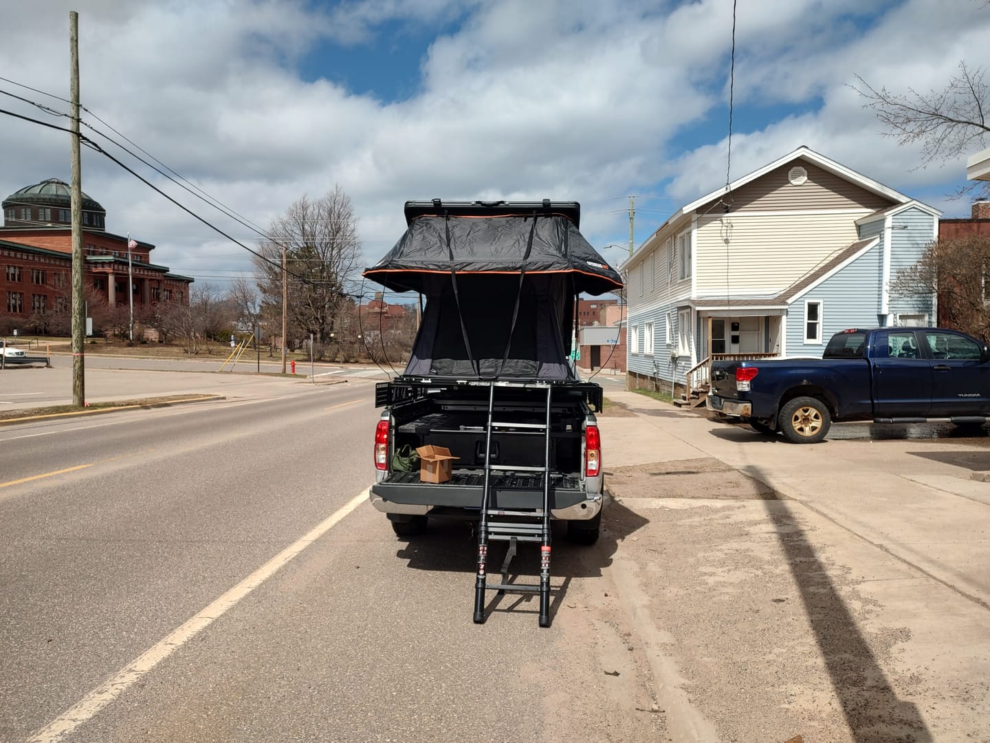 Customer photo review of OPENROAD Aluminum Hard Shell Roof Top Tent with Insulated RTT Liner