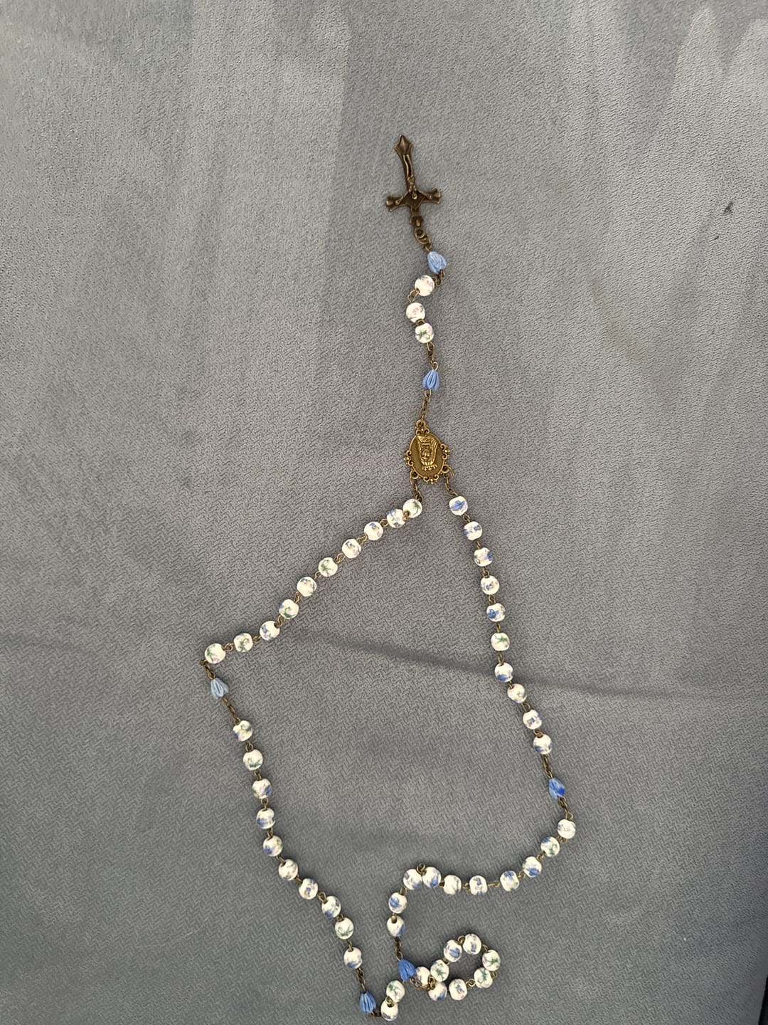 Customer photo review of FREE Today: Immaculate Heart of Mary & Crucifix of 8 mm Round Floral Acrylic Alloy Chain Rosary