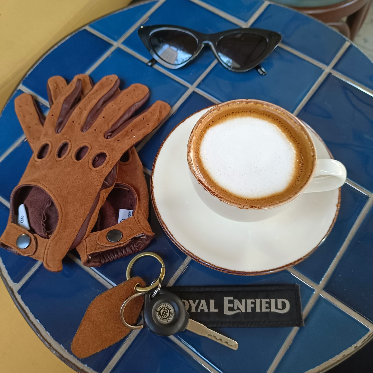 Customer photo review of Deri Sürücü Eldiveni Çikolata Süet