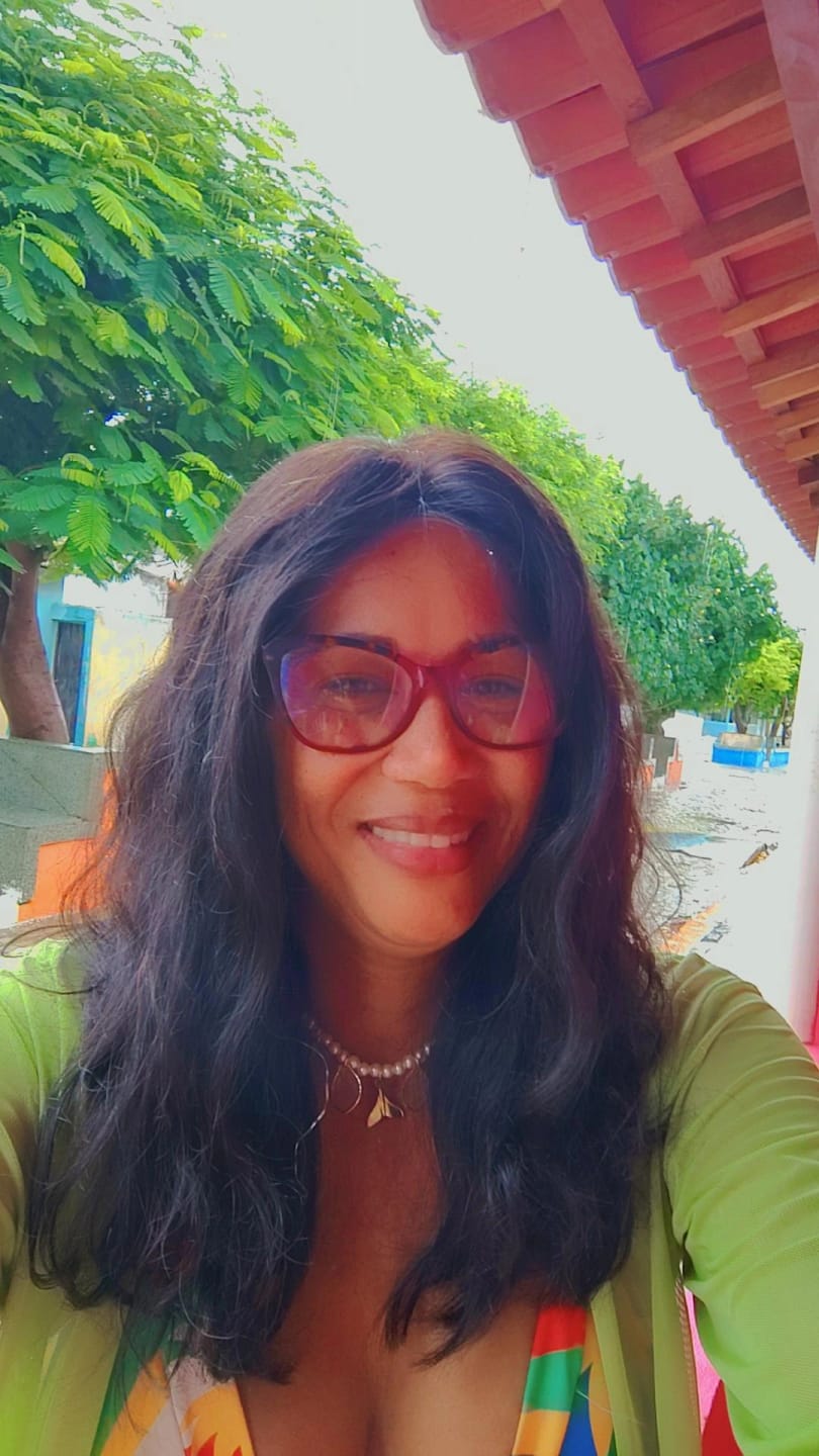 Customer photo review of Lace Front Humana Mada - Castanho Escuro Natural 40 cm