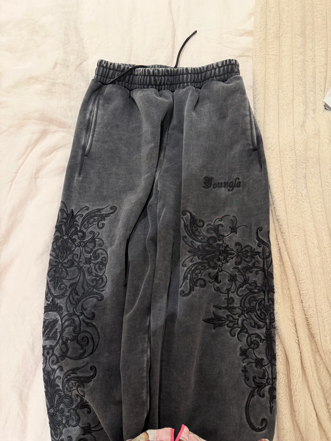 Customer photo review of 2061 - Threadmark Sweats