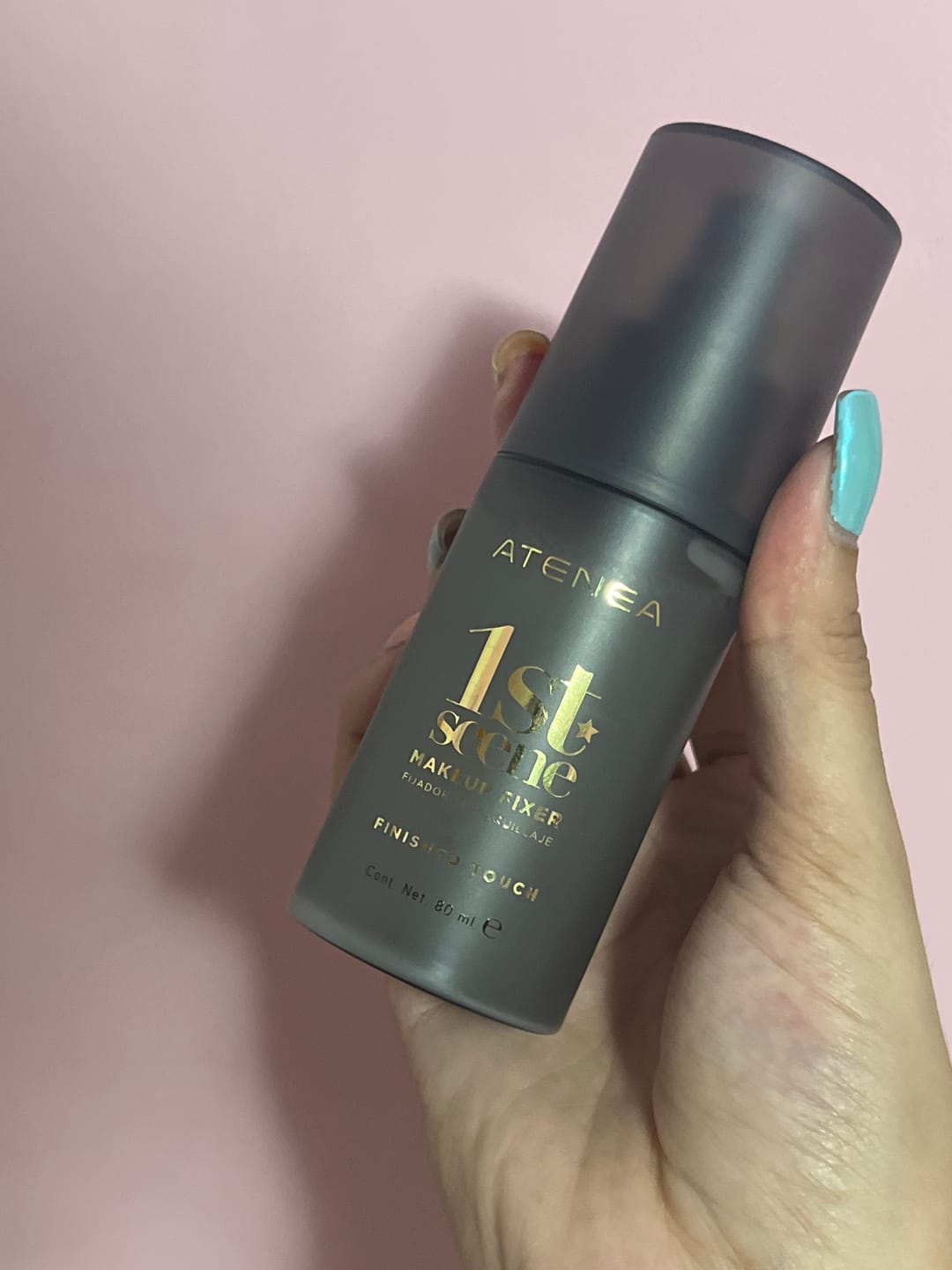 Customer photo review of FIJADOR DE MAQUILLAJE 1ST SCENE