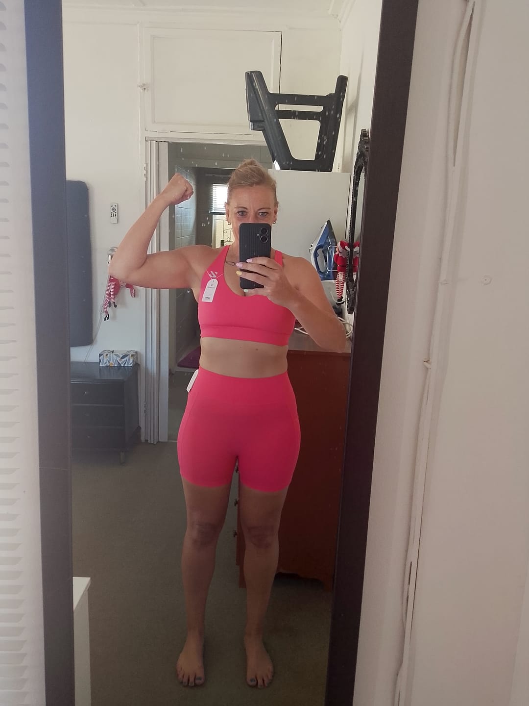 Customer photo review of Adjustable Bra & Tummy Control Shorts Seamless Green Gym Set