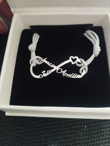 Customer photo review of Bracelet avec le signe de l'infini