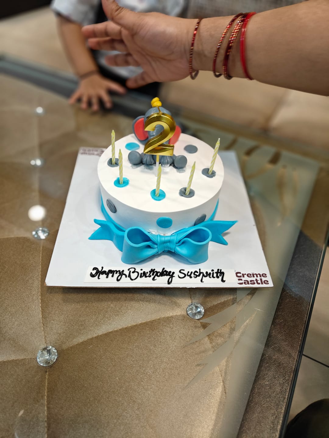 Customer photo review of White Elephant Cream Cake