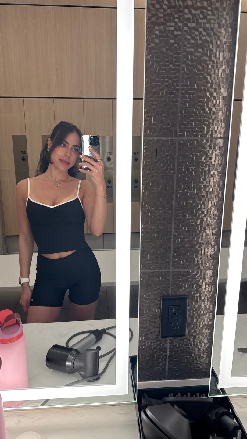 Customer photo review of The Ballet Tank / Black-Cream
