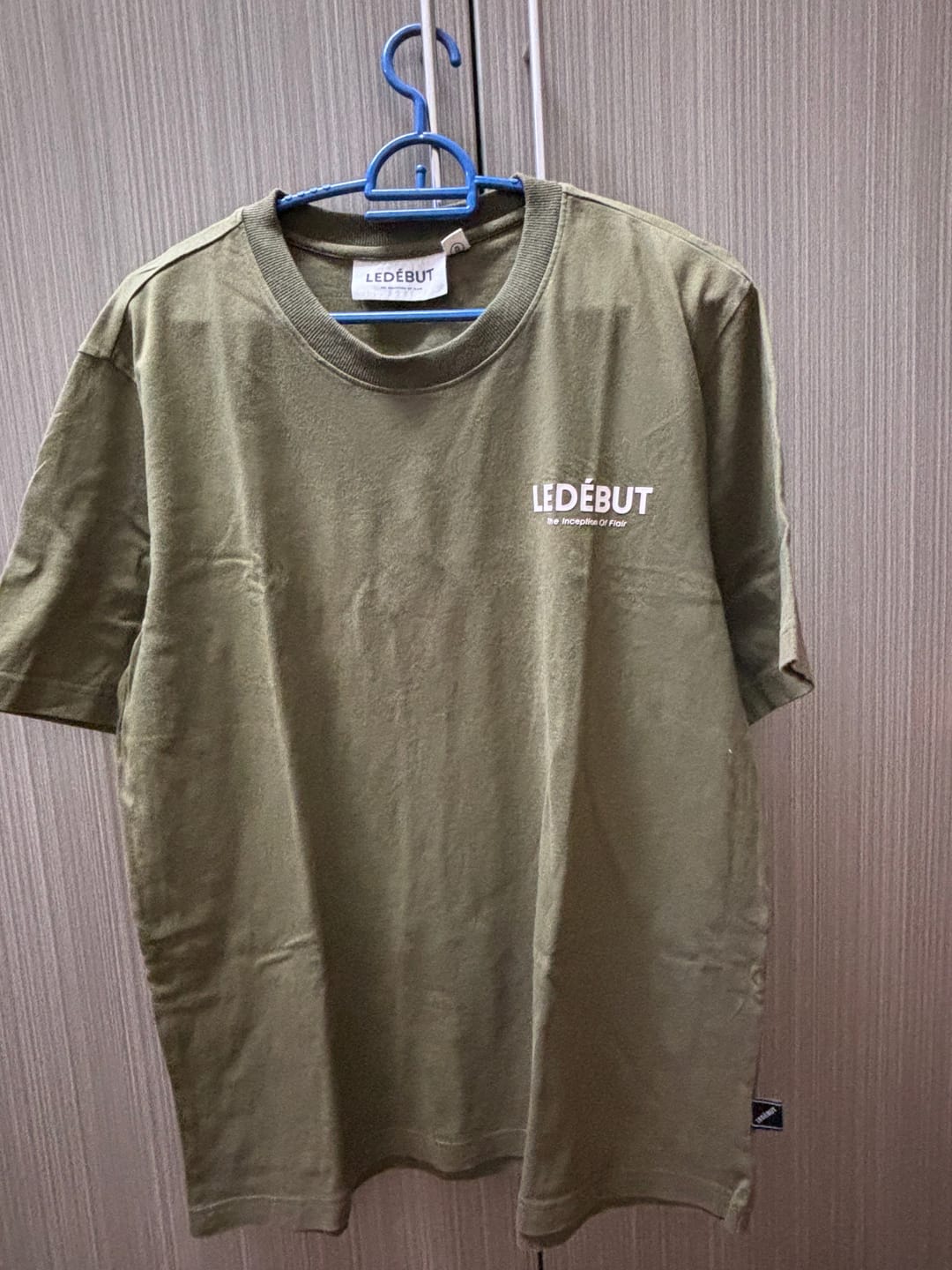 Customer photo review of Men Left Chest Label Regular Tee