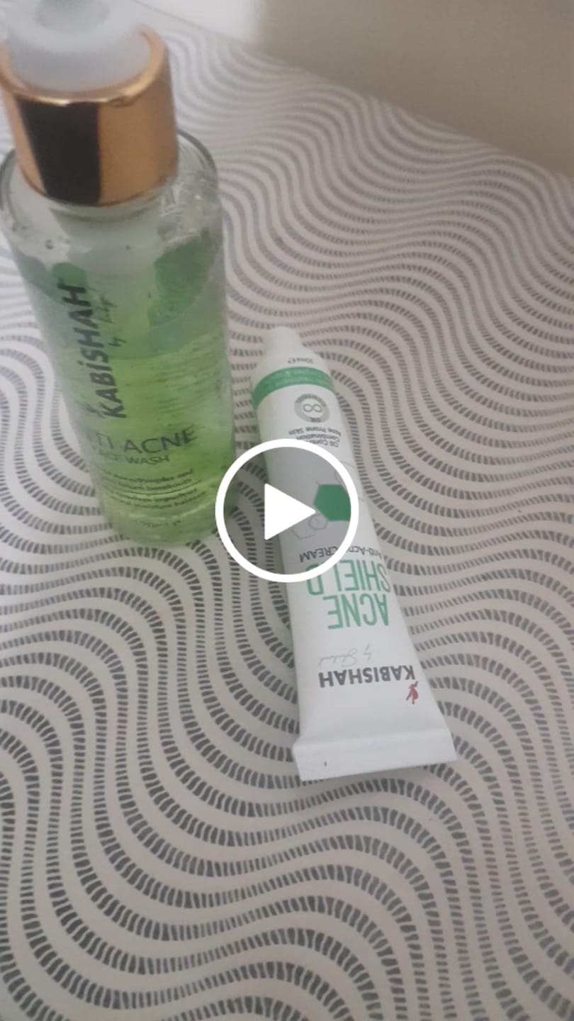Customer video review of Anti Acne Bundle