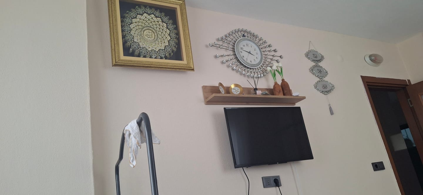 Customer photo review of Rani AE104 Dekoratif Duvar Rafı Sepet Ceviz