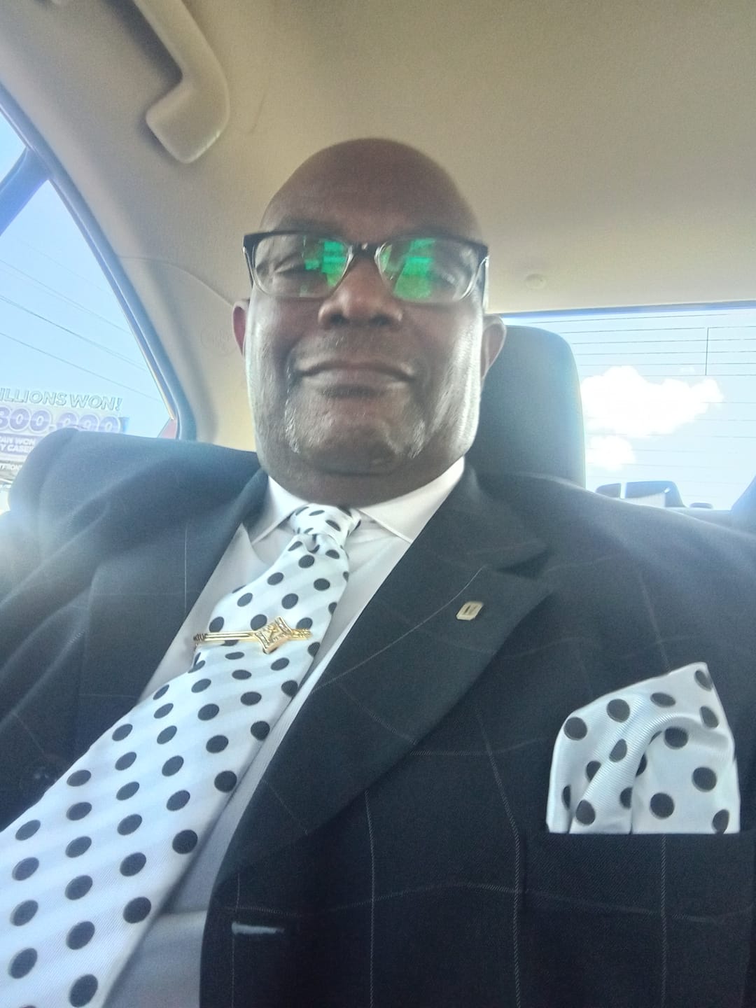 Customer photo review of Ties2you Mens White Tie Set Silk Polka Dot Woven Necktie Pocket Square Cufflinks Set