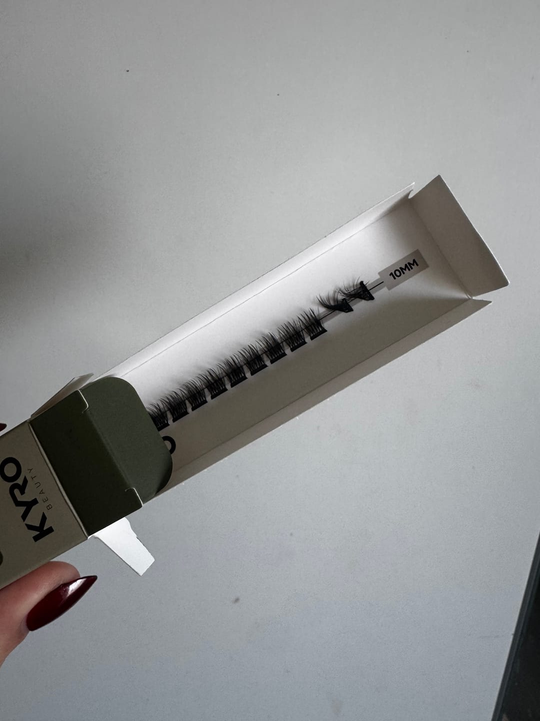Customer photo review of Single lashes (different lengths) | Light Volume
