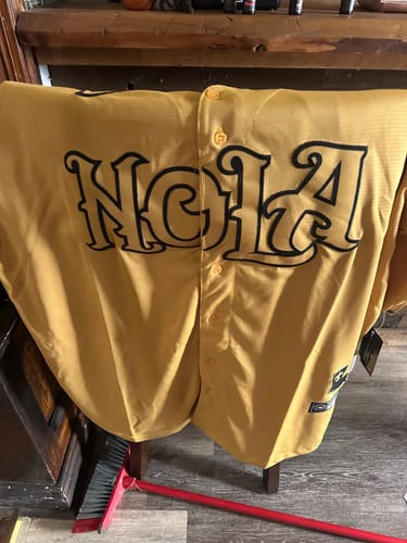 Customer photo review of Men's New Orleans Saints Drew Brees #9 Yellow Game Player Jersey1