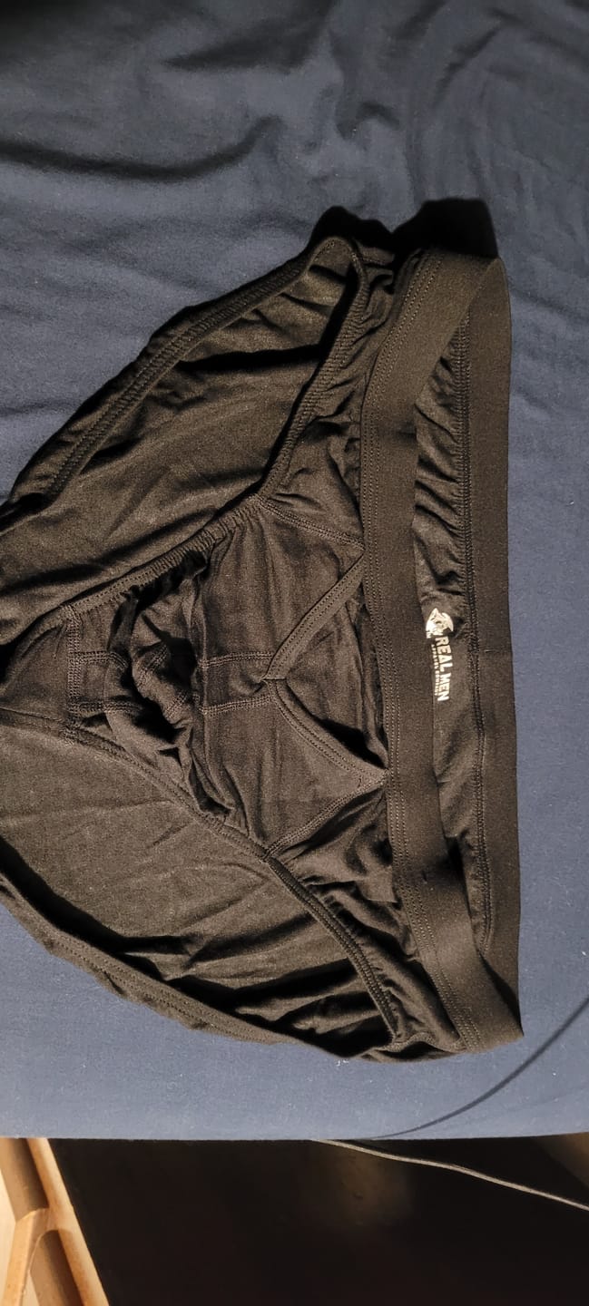 Customer photo review of Modal 0in Briefs V-Fly 3pk Black/Grey/Cyan