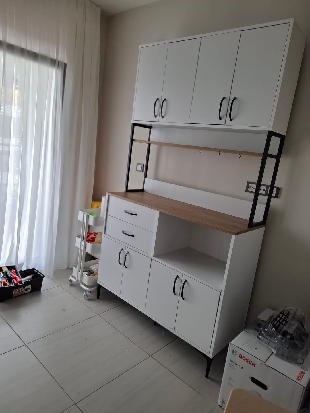 Customer photo review of Rani JE209 Çok Amaçlı Dolap 8 Kapaklı 2 Çekmeceli Raflı Kiler Mutfak Dolabı Beyaz - Sepet Ceviz