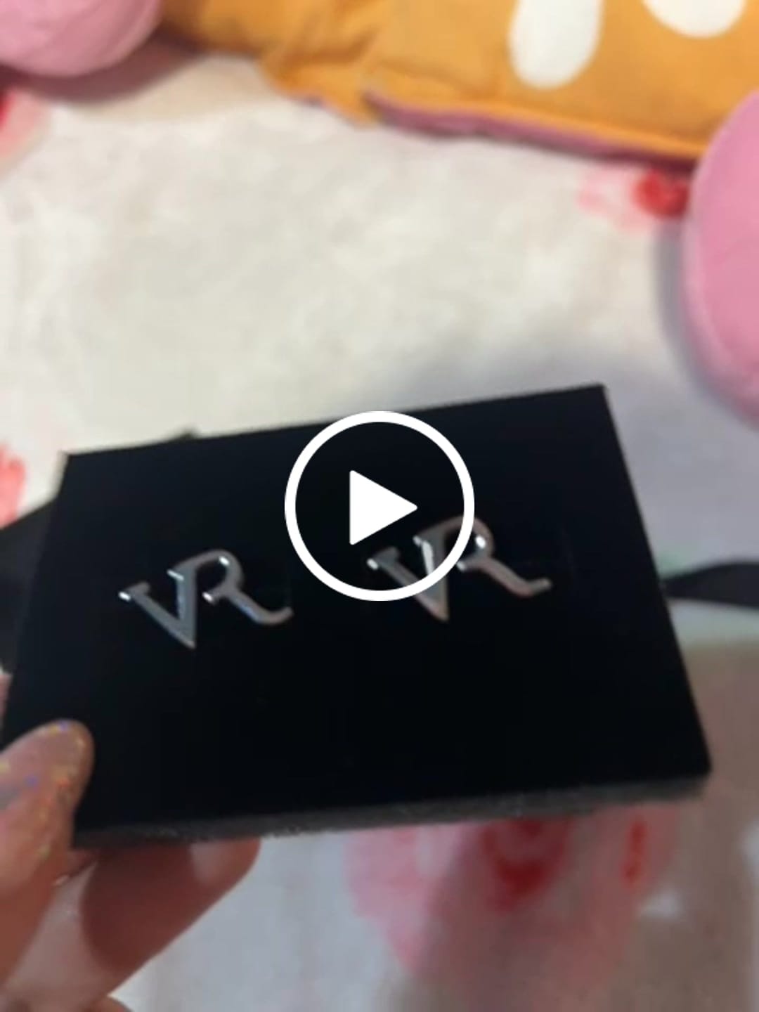 Customer video review of Mancuernillas Personalizadas con Iniciales
