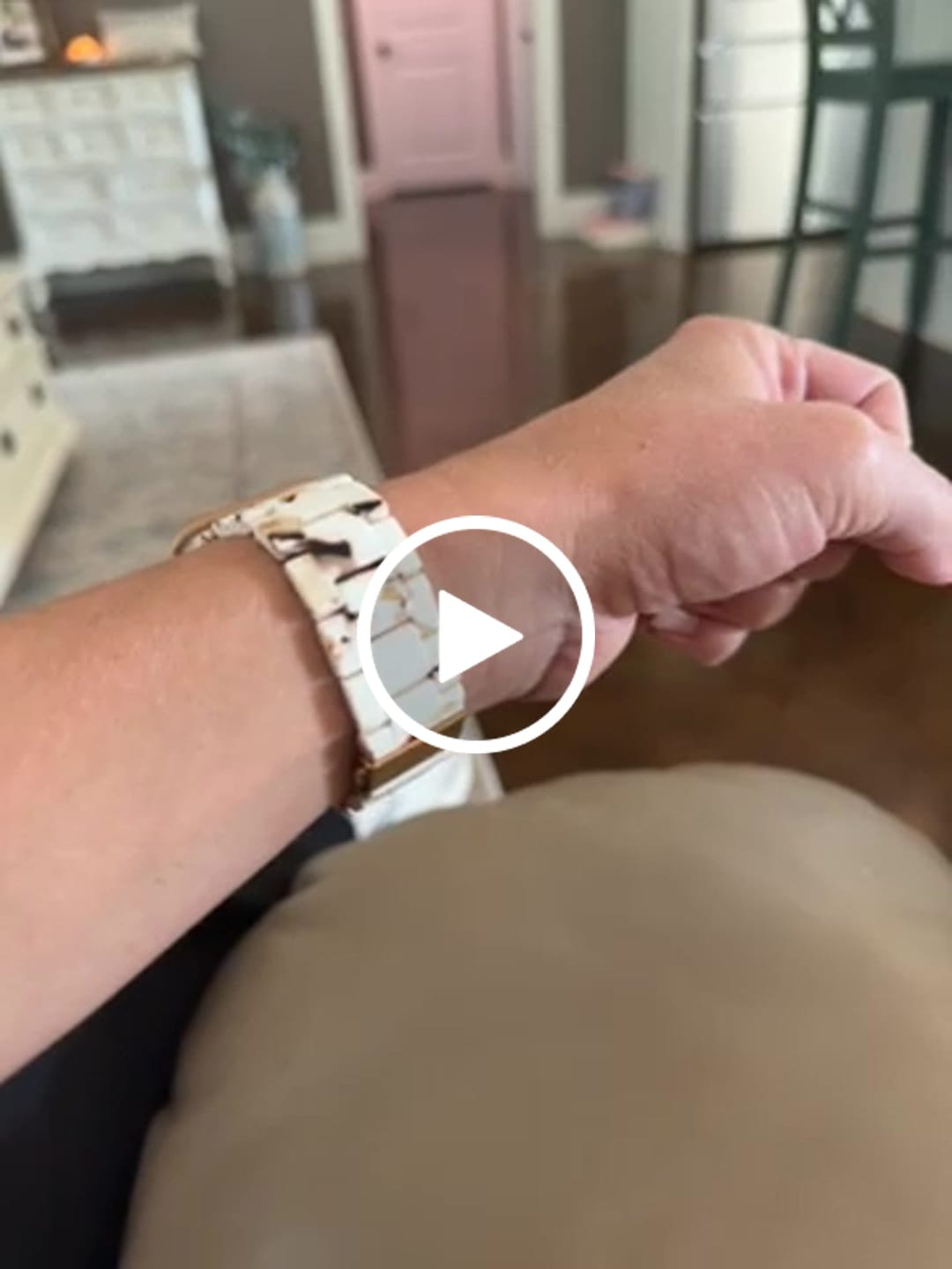 Customer video review of Perla Ceramic Strap