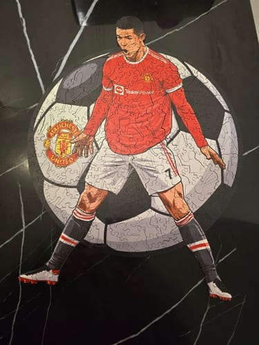 Customer photo review of Cristiano Ronaldo - Wooden Puzzle
