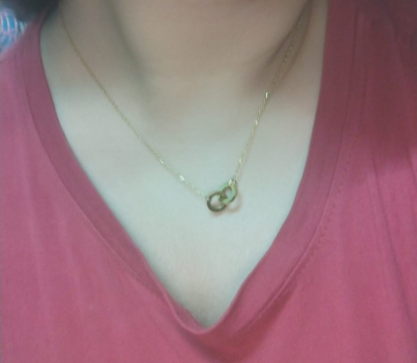 Customer photo review of Linked Circles Harmony Necklace
