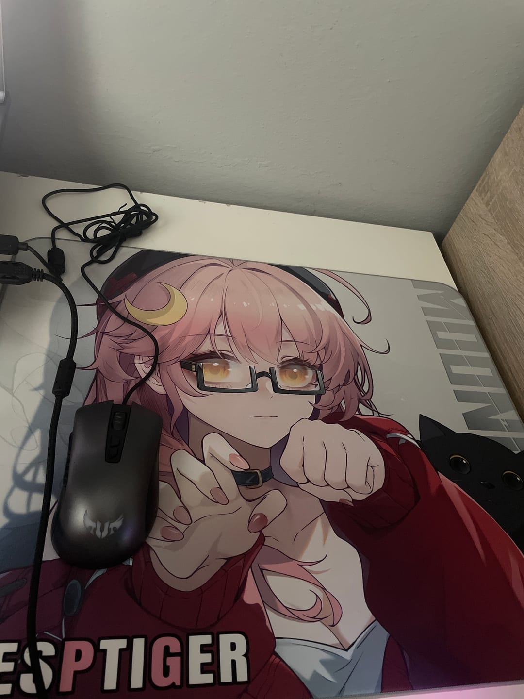 Customer photo review of ESPTiger Neon V2 - Moondrop Edition Poron Mousepad